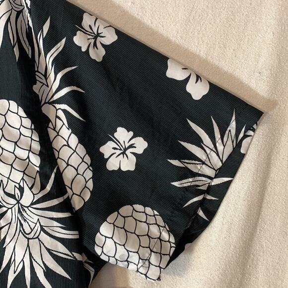 Uzzi mens XL Amphibious wear pineapple button down black white hawaiian shirt tr - Picture 5 of 10
